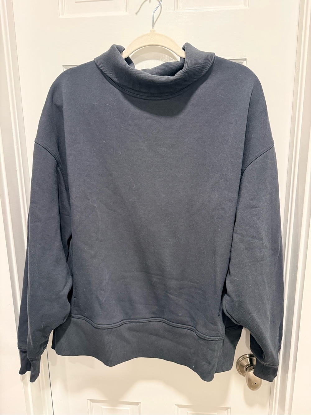 ALO Yoga Sweatshirt
